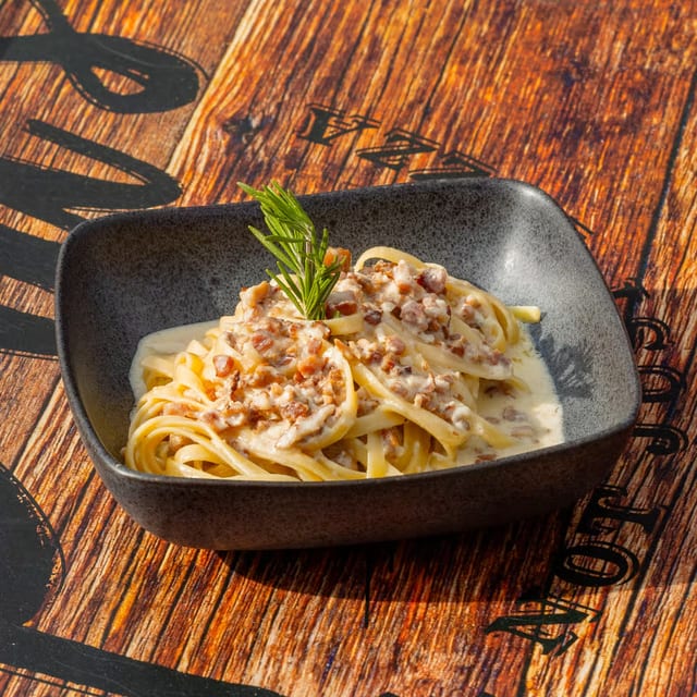 Fettuccine Carbonara.