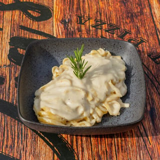 Fettuccine Alfredo