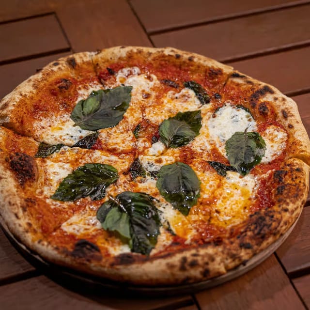Margherita Pizza.