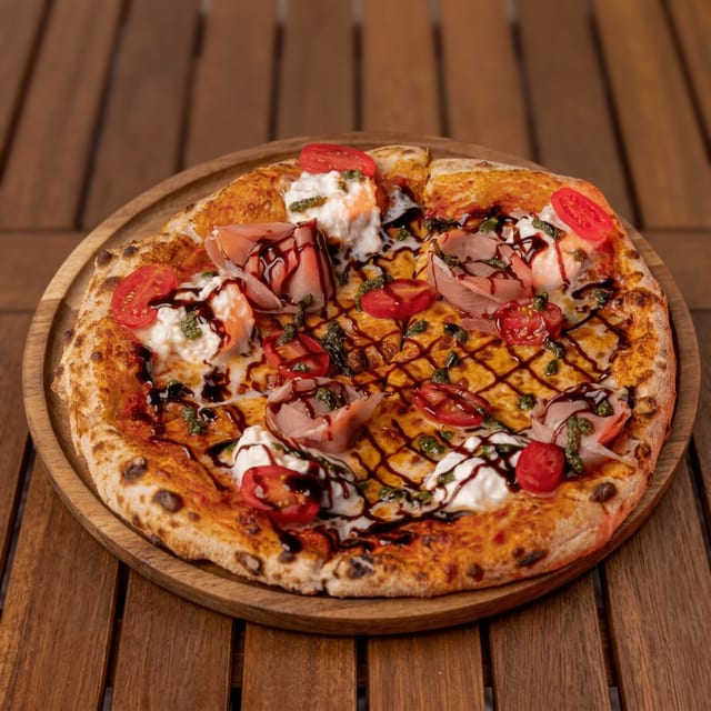 Pia's Pizza.